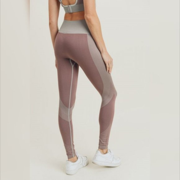 Chevron Track Seamless Highwaist Leggings - Picture 4 of 8